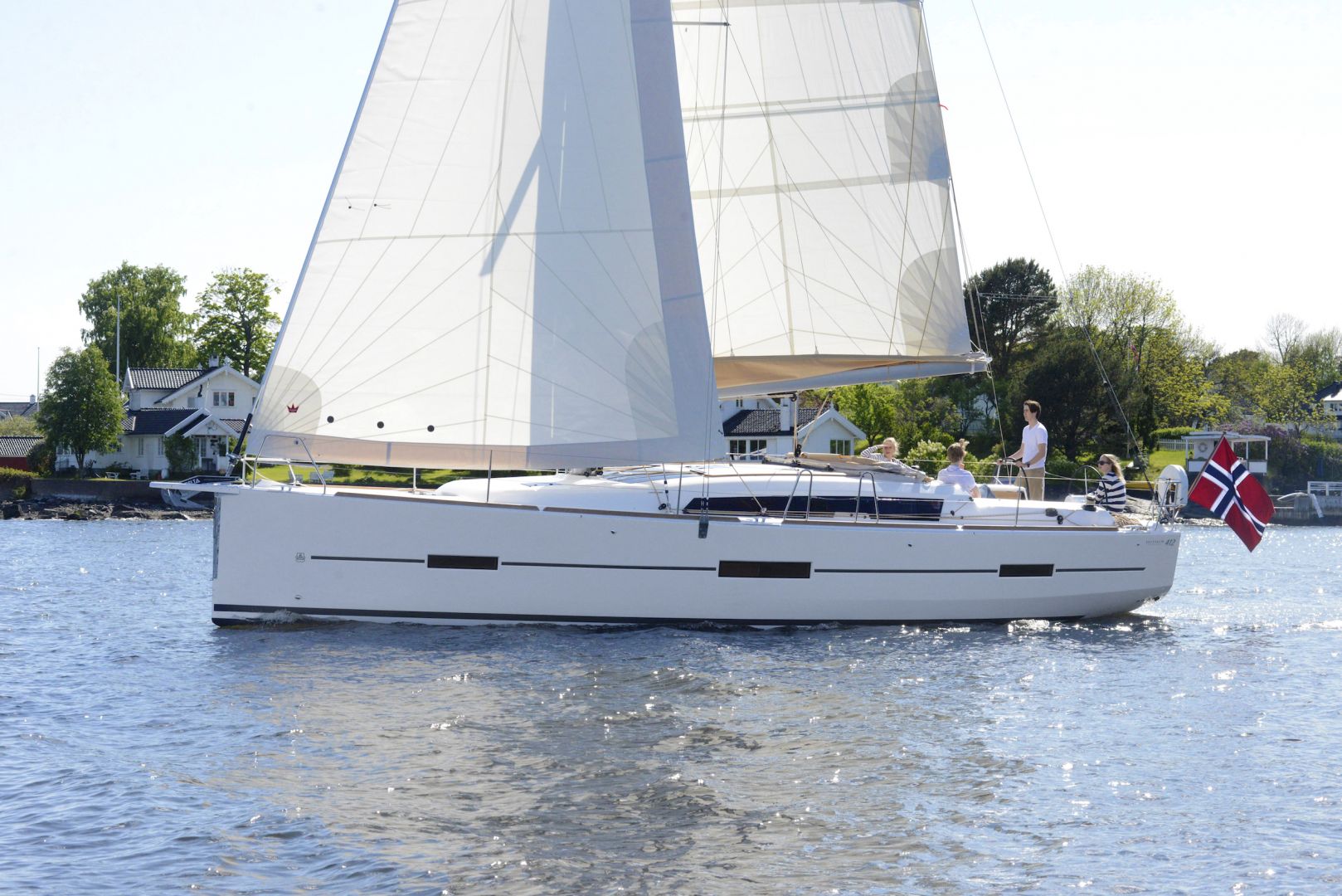 Dufour Yachts 412 picture